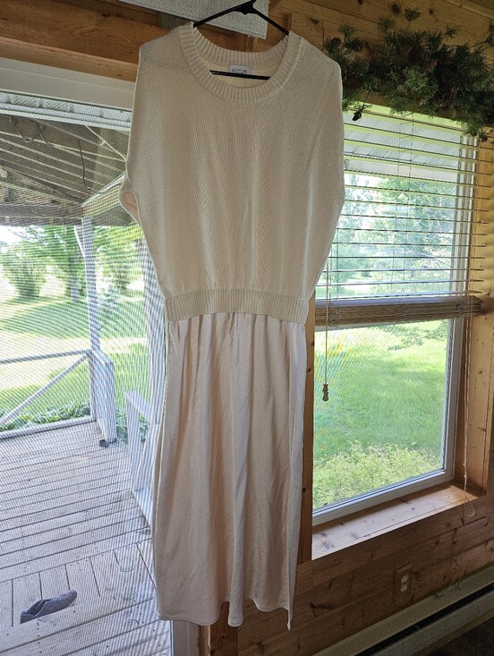 Evereve Dresses & Skirts - Light Cream Knit-Top Midi Dress - Casual Comfort
